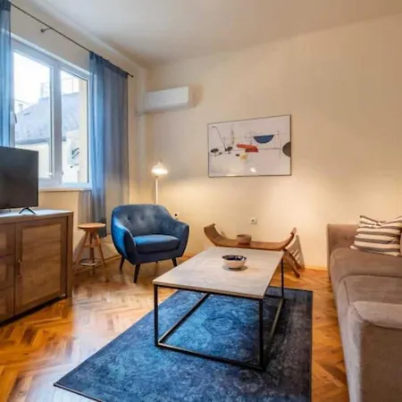 2bd Super Spacious Peaceful Place In Ideal Centre Apartment